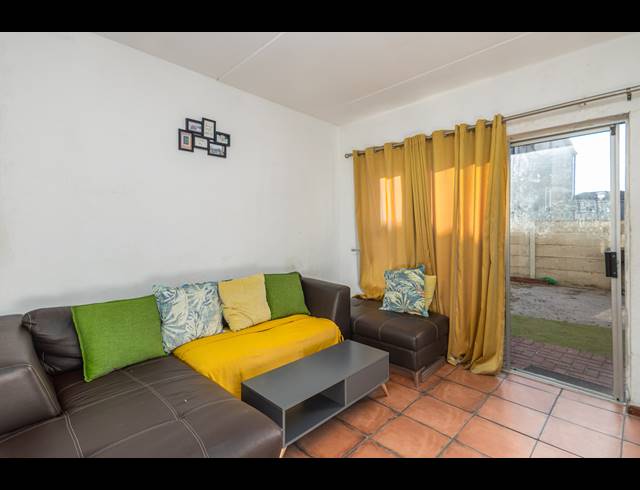 2 BEDROOM APARTMENT TO LET IN PARKLANDS